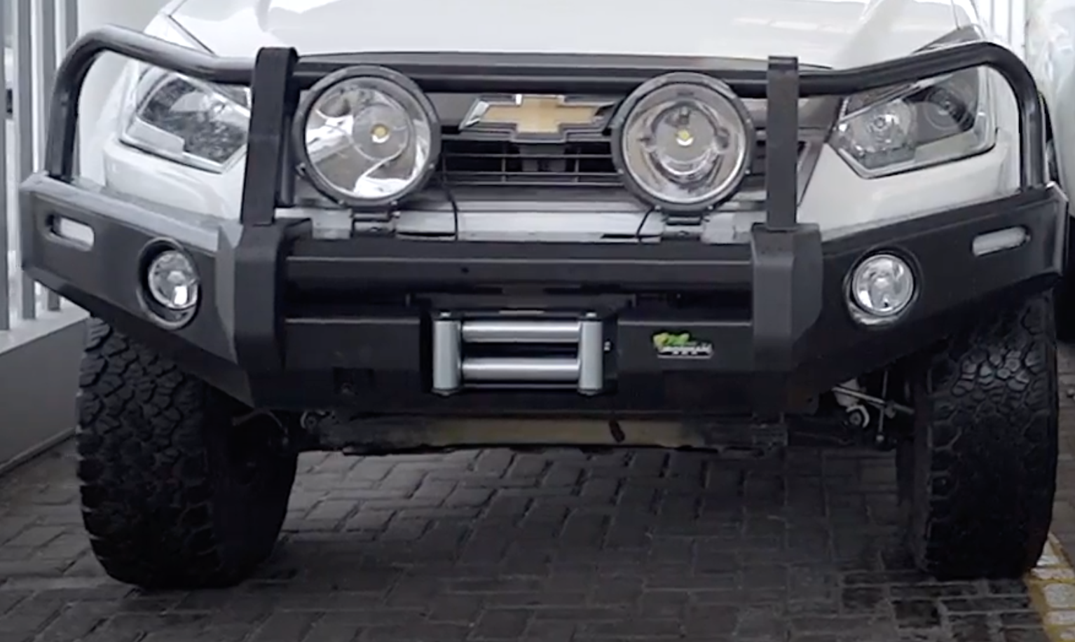 Bullbar commercial deluxe dmax